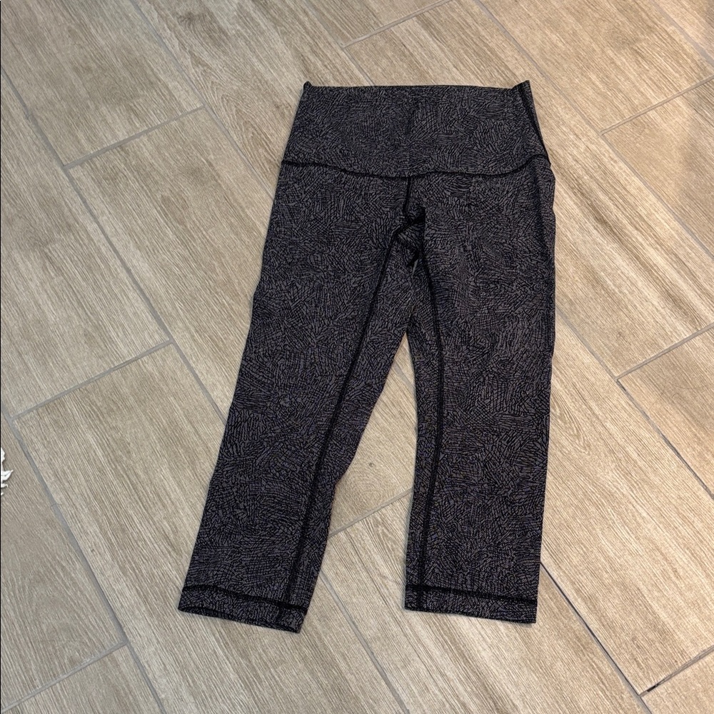 Lululemon Cozy Black lace Patterned Leggings I think they are size 8